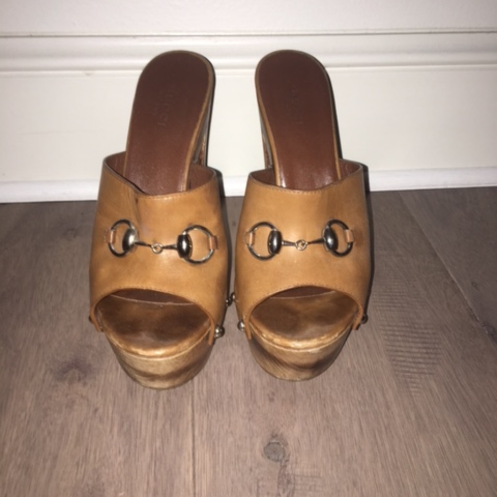 Gucci  Brown leather slide on plateform shoe